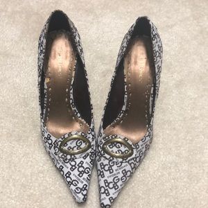 BCBG high heel shoe